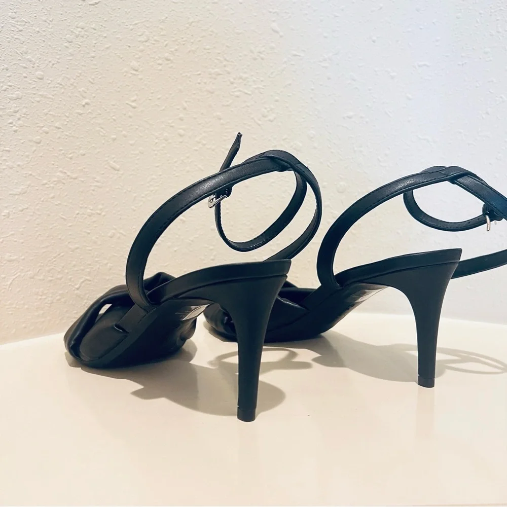 Calvin Klein Women’s Ankle Strap Black Heel Sandals Size 10 NWT
